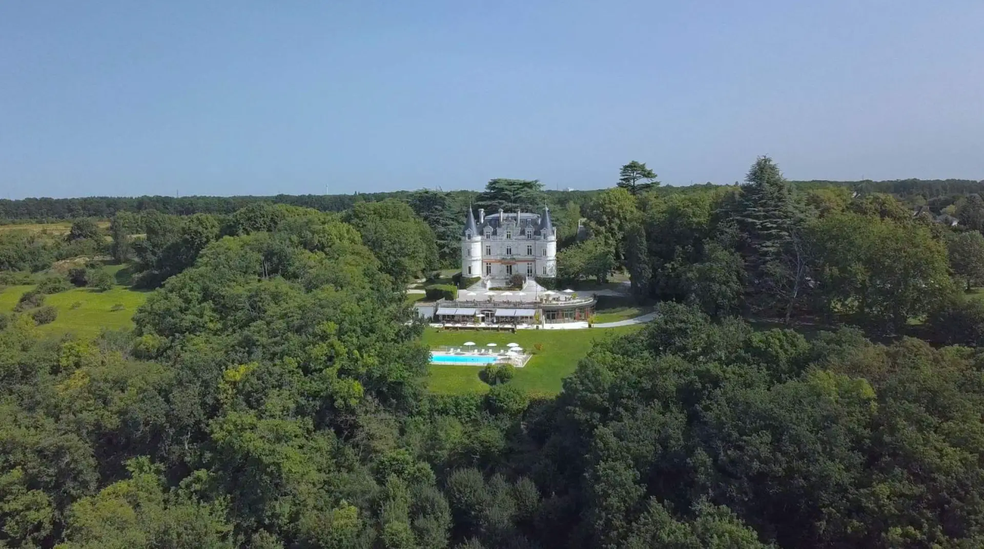 The Domaine de la Tortinière is a boutique hotel in the heart of the châteaux regions of the Loire Valley